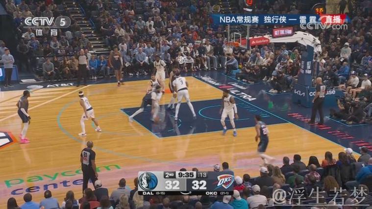 霍姆格伦接杰威妙传双手暴扣 霍姆格伦接杰威妙传双手暴扣